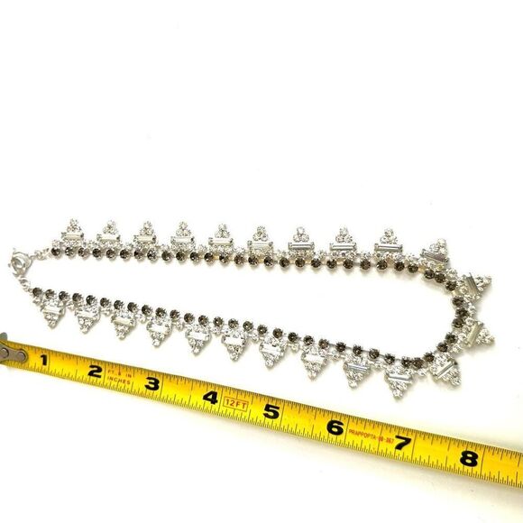 Rhinestone triangle choker necklace - Picture 4 of 6